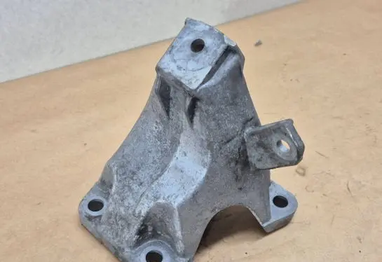 Audi A4 S4 B6 8E 8H Engine mounting bracket 8E0199308J