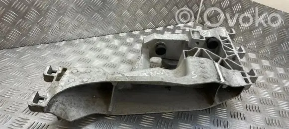 Jaguar F-Pace Gearbox mounting bracket HX735060DD