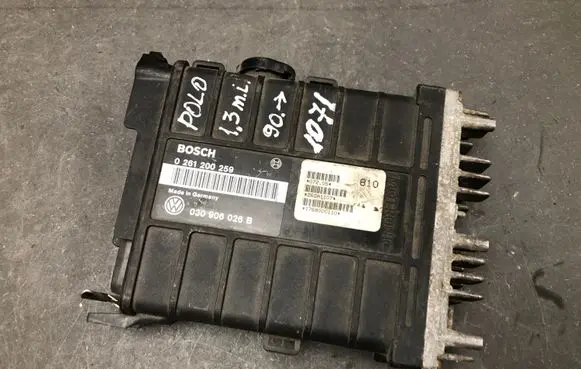 Volkswagen Golf II Engine control unit/module 0261200259 030906026B