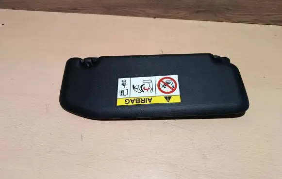 Peugeot 208 Sun visor