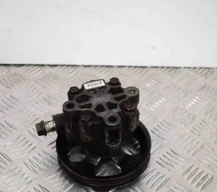Toyota Yaris Power steering pump