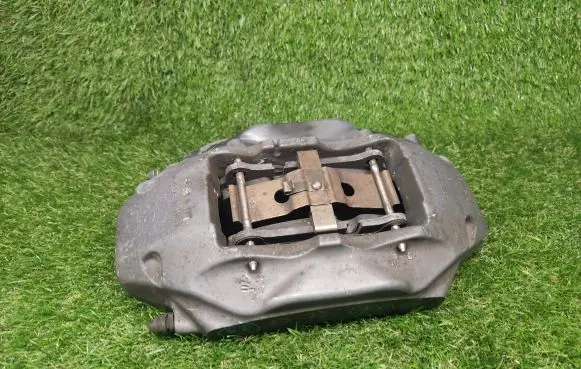 Volkswagen Touareg I Front brake caliper 209236064A