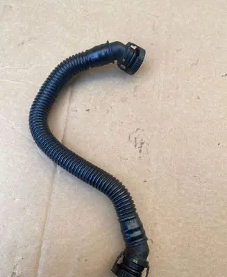 Skoda Octavia Mk2 (1Z) Breather hose/pipe 06J103221