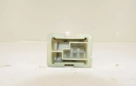 Opel Astra G Heater blower fan relay 90560362