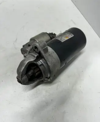 BMW 5 E39 Starter motor 0001109025 0986017300