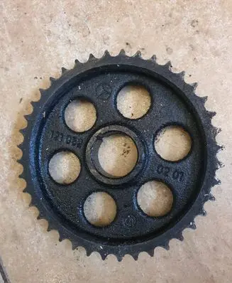 Mercedes-Benz 200 300 W123 Timing chain sprocket 121062 121052