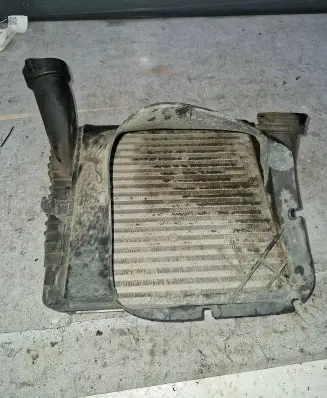 Volkswagen Touareg I Intercooler radiator