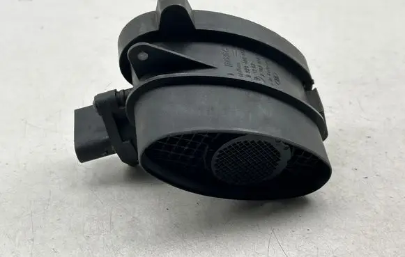 BMW 5 E60 E61 Mass air flow meter 0928400468 7787076 1362