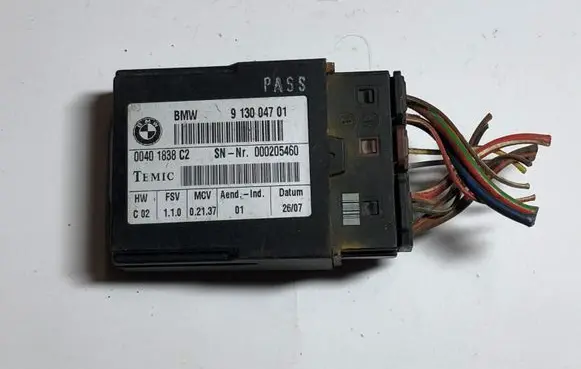BMW 5 E60 E61 Seat belt warning relay 9130047 913004701