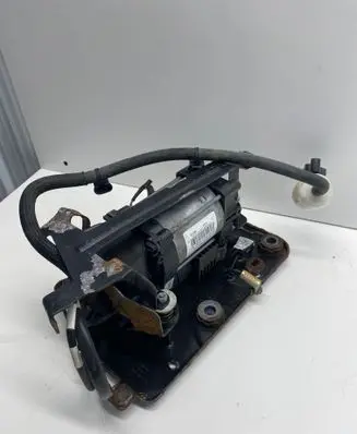 Volvo XC90 Air suspension compressor/pump 15150000713