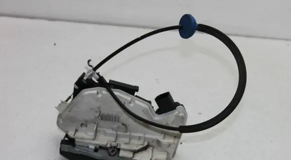 Volkswagen Scirocco Front door lock 5N2 837 015 C
