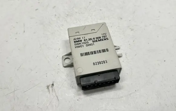 BMW 5 E39 Tow bar trailer control unit/module 6908767 61356908767 61356955253