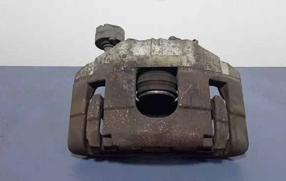 Volkswagen PASSAT B6 Front brake caliper 