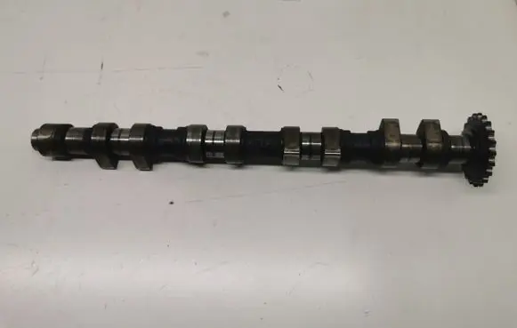 Volkswagen PASSAT B5 Camshaft 0582