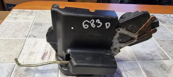 Hyundai Trajet Rear door lock