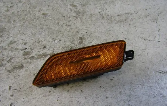 Porsche Macan (95B) Front fender indicator light 95B945119