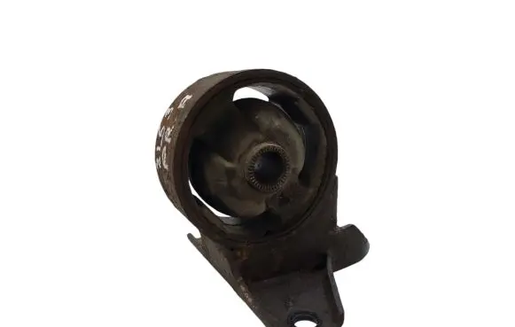 Hyundai Trajet Engine mount bracket