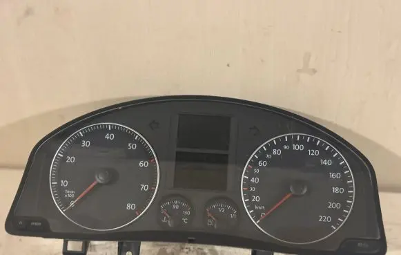 Volkswagen Golf V Speedometer (instrument cluster) 1K0920851F