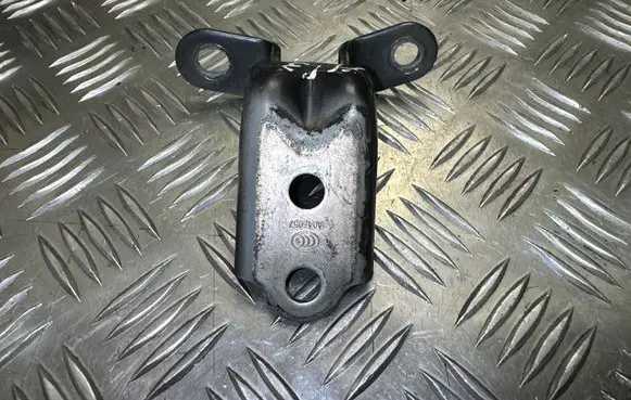 KIA Ceed Front door upper hinge A046057