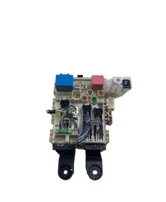 Toyota Avensis T270 Fuse module 8273005160B