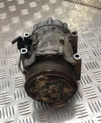 Volvo V50 Air conditioning (A/C) compressor (pump) 3M5H19D629