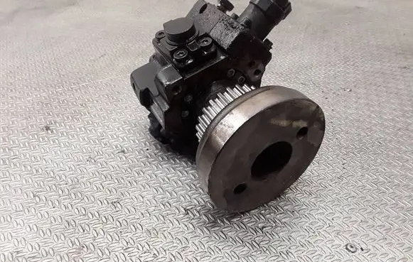 Audi A6 S6 C6 4F Fuel injection high pressure pump 0445010171 059130755S