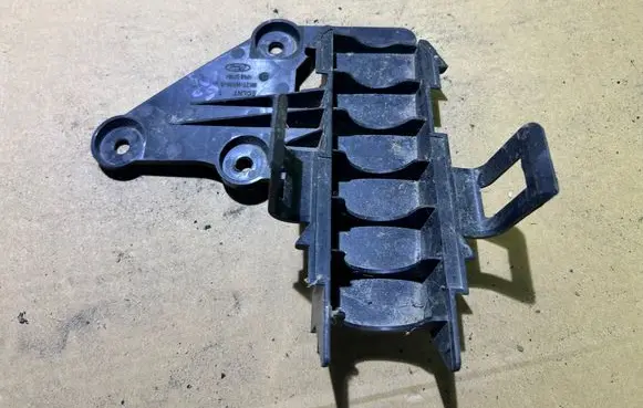 Ford Transit Relay mounting block BK2T-14536-AA