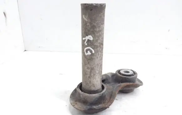 Rear control arm
