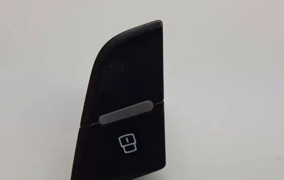 Tailgate opening switch