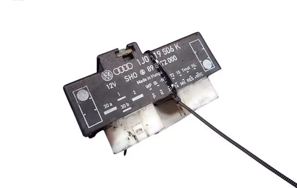 Volkswagen Bora Fan control module 