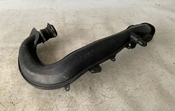 Ford Focus Intercooler hose/pipe F1F19C623BA