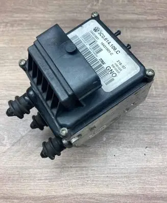 Volkswagen PASSAT B6 ABS Pump 3C0614109C 16431601 16431501C