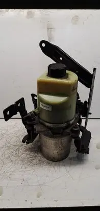 Ford Focus Power steering pump 4m513k514ad