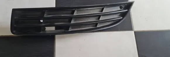 Volkswagen PASSAT B6 Front bumper lower grill 3C0853665
