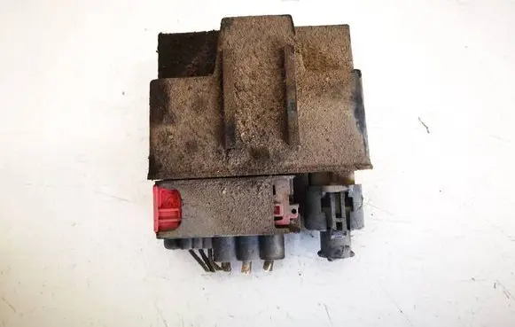Citroen C3 Coolant fan relay 9652021180