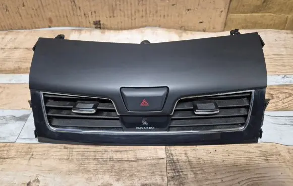 Nissan Altima Dash center air vent grill 687503TA0A 6875031A12 687503TA1A