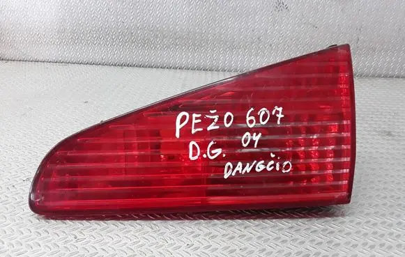 Peugeot 607 Tailgate rear/tail lights