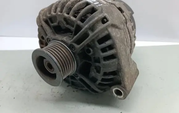 Mercedes-Benz E W211 Generator/alternator A0121541302 0124615012