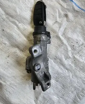 Volkswagen Transporter - Caravelle T5 Ignition lock 4B0905851N