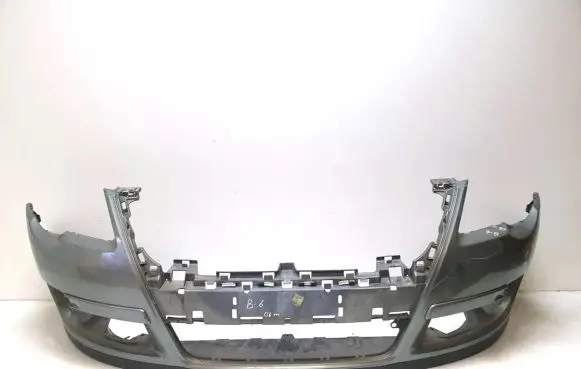 Volkswagen PASSAT B6 Front bumper 3C0807221