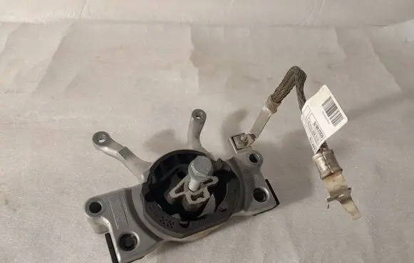 BMW 7 G11 G12 Gearbox mount 6862575