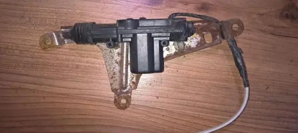 Nissan Micra Central locking motor 932037992
