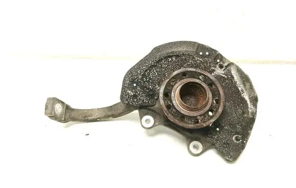 Front wheel hub
