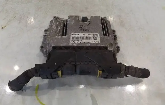 Alfa Romeo 147 Engine control unit/module 0281012858