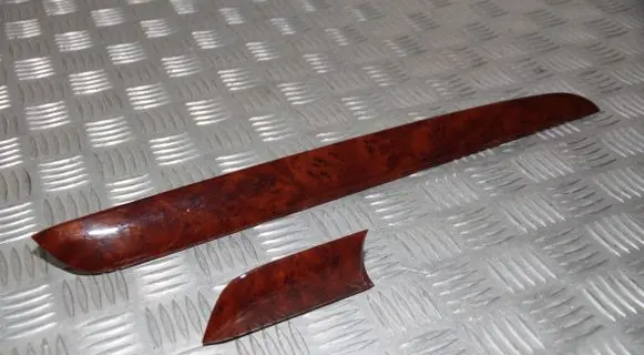 Dashboard glove box trim