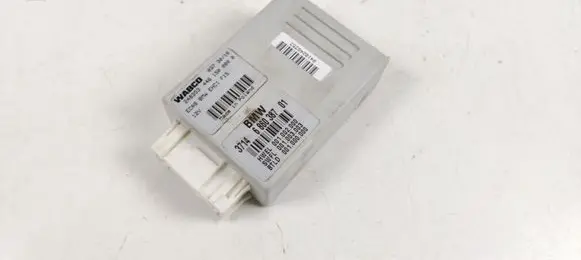 BMW X5 F15 Air suspension control unit module (rear) 6860387