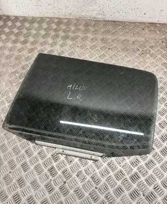 Rear door window glass