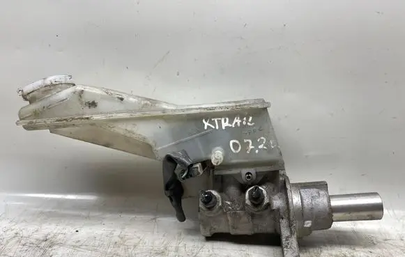 Nissan X-Trail T31 Master brake cylinder