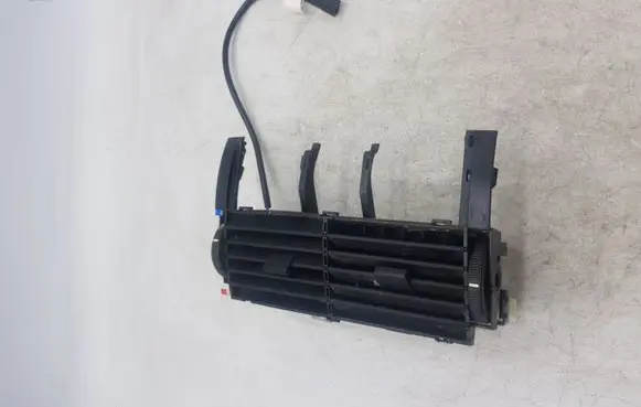 BMW X5 E53 Dash center air vent grill 8409081