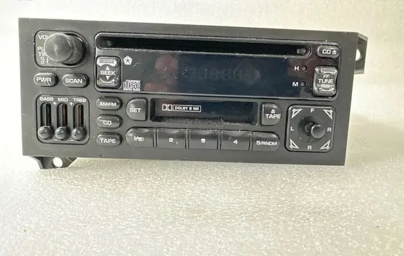 Chrysler Voyager Audio system kit P04704883AD